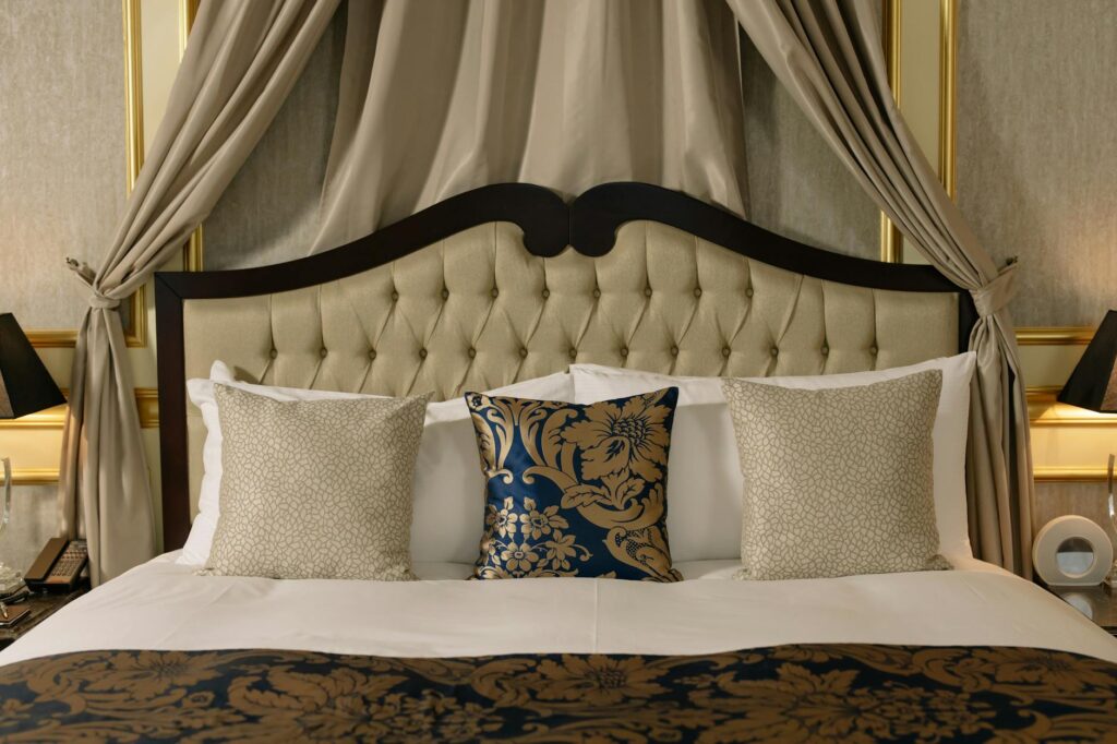 Queens Hotel: Timeless Stays with Classic Hospitality