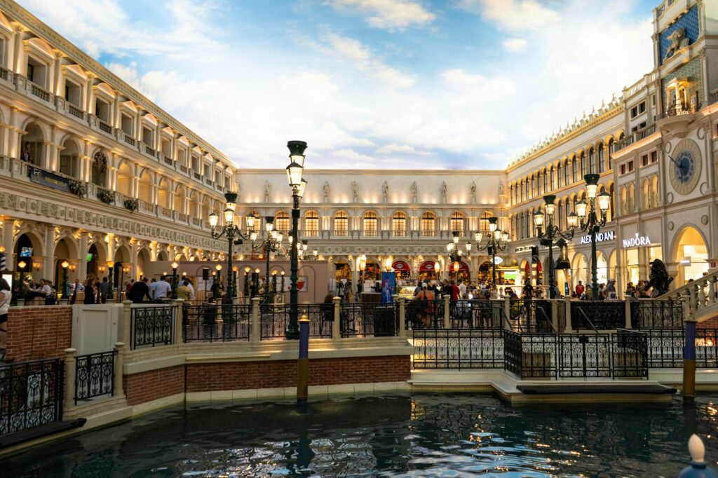 Venetian Hotel: Las Vegas Luxury Inspired by Italy